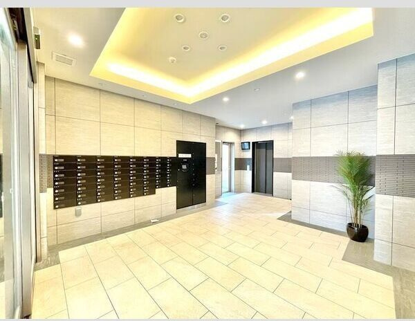 エスリード上前津テルツェのロビー