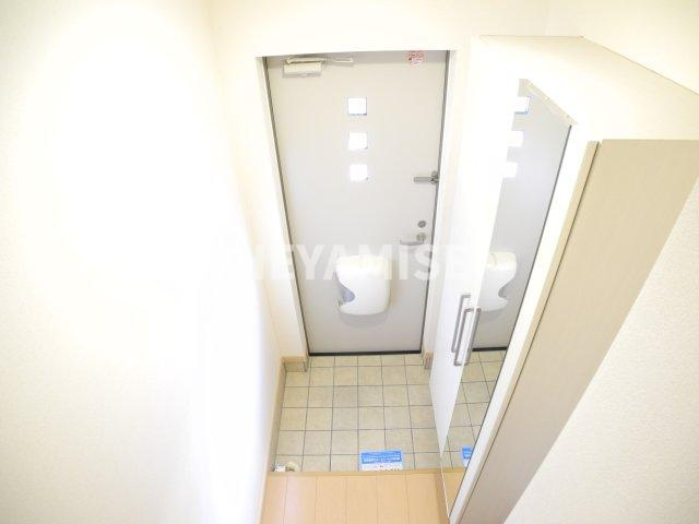 メゾンド・隆盛園Ⅰの玄関