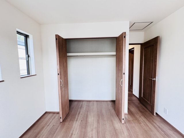 松戸市六高台３丁目新築戸建【六実第三小学校：2分】の収納|6.06帖洋室収納