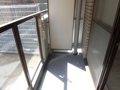 【バルコニー】 | シャングリラみつもと | 充分な広さのバルコニーです