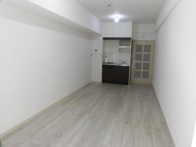 【居間・リビング】 | シャングリラみつもと | 広々としたお部屋です