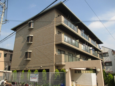 【外観】 | シャングリラみつもと | 建物の個性を主張するシックな外観です