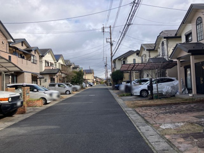 【前面道路含む現地写真】 | 桂坂　御陵峰ヶ堂町二丁目一戸建 | 前道約6ｍ