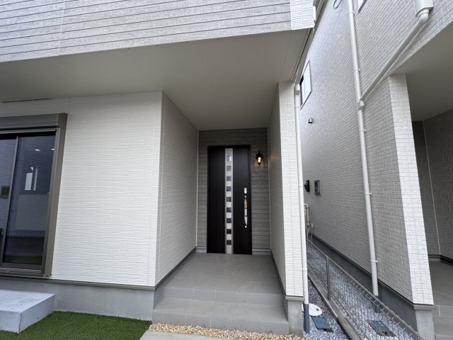 松戸市六高台３丁目新築戸建【六実第三小学校：2分】のエントランス|エントランス・玄関ポーチ