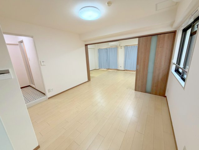 リバーサホ萬の居間・リビング