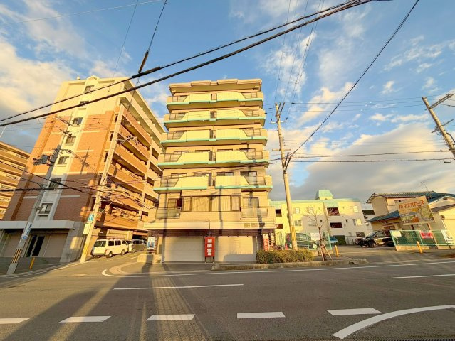 リバーサホ萬の外観