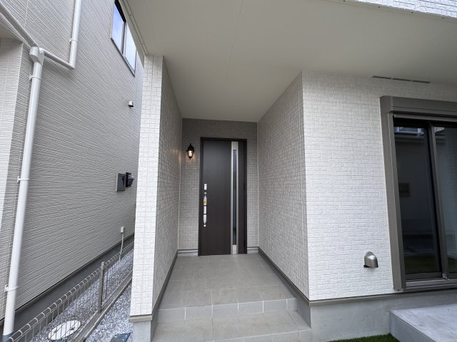 松戸市六高台３丁目新築戸建【六実第三小学校：2分】のエントランス|エントランス・玄関ポーチ