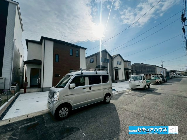 【同施工物件ご案内可能】刈谷市築地町二丁目　全5棟の前面道路含む現地写真|事前予約にて現地ご見学いただけます！お気軽にお問い合わせください♪
■株式会社　セキュアハウス■
住宅ローンに強く、知識、経験豊富なスタッフ在籍
お客様に寄り添い、ご成約後もサポート致します。　　　　
