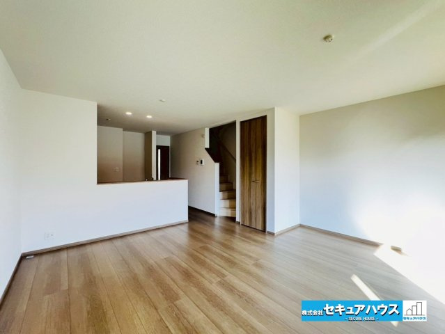 【同施工物件ご案内可能】刈谷市築地町二丁目　全5棟の前面道路含む現地写真|事前予約にて現地ご見学いただけます！お気軽にお問い合わせください♪
■株式会社　セキュアハウス■
住宅ローンに強く、知識、経験豊富なスタッフ在籍
お客様に寄り添い、ご成約後もサポート致します。　　　　