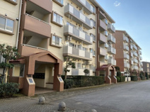 桜苑西の原団地８号棟の画像