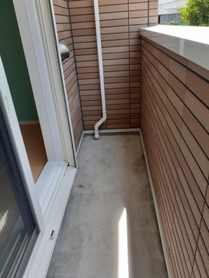 【バルコニー】 | ラ・ヴィーユ | 外からの目が気にならないバルコニーで洗濯物が干せます