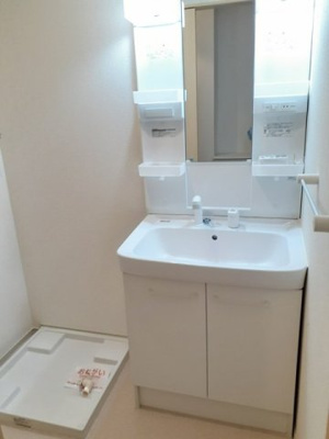 【洗面所】 | ラ・ヴィーユ | 忙しい朝には欠かせない洗面所です