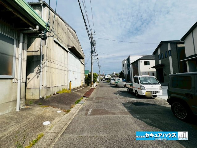 【本日ご案内可能】刈谷市築地町二丁目　全5棟の前面道路含む現地写真|事前予約にて現地ご見学いただけます！お気軽にお問い合わせください♪
■株式会社　セキュアハウス■
住宅ローンに強く、知識、経験豊富なスタッフ在籍
お客様に寄り添い、ご成約後もサポート致します。　　　　
