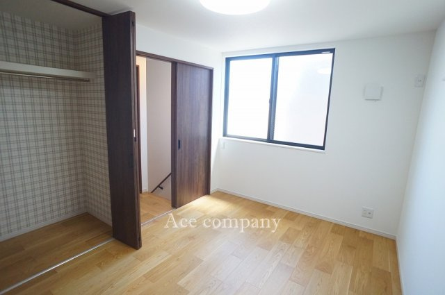 【子供部屋】 | 東大阪市中小阪1丁目　【1号地/全2区画】 | 【3階：洋室6帖】クローゼット完備です♪