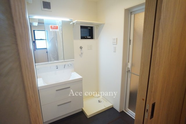 【ランドリースペース】 | 東大阪市中小阪1丁目　【2号地/全2区画】 | 洗面室に床下収納付きです♪