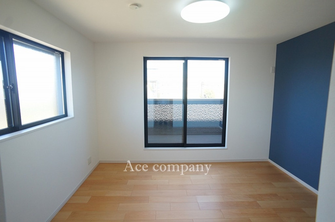 【寝室】 | 東大阪市中小阪1丁目　【2号地/全2区画】 | 【3階：洋室8帖】バルコニーに面したお部屋です☆