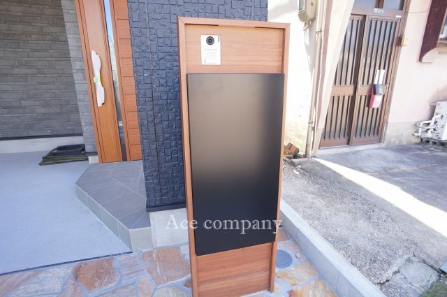 【外観】 | 東大阪市中小阪1丁目　【2号地/全2区画】 | 大きめの宅配ボックス完備です☆