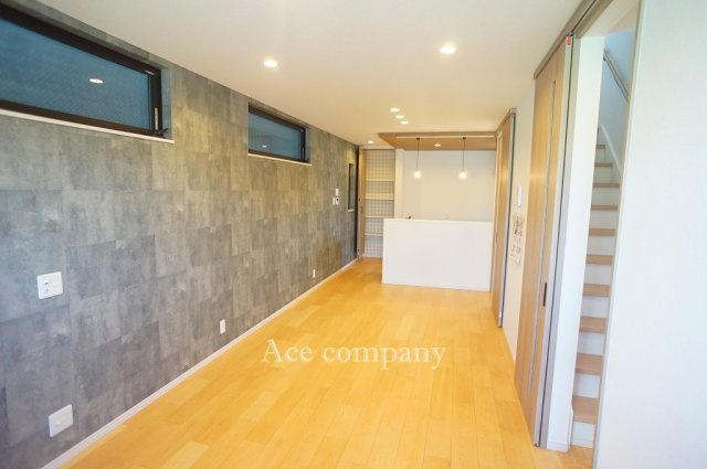 【居間・リビング】 | 東大阪市中小阪1丁目　【2号地/全2区画】 | 【LDK：約15.25帖】L・D・Kの3面に床暖房完備です☆