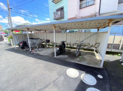 【その他共用部分】 | 　シャトレヴェールA棟 | 駐輪場です