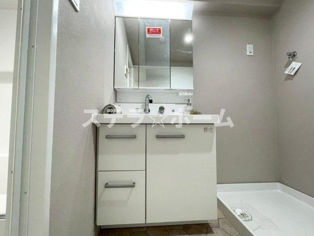 プレシオ野江の独立洗面台|朝の身支度には欠かせない独立洗面化粧台