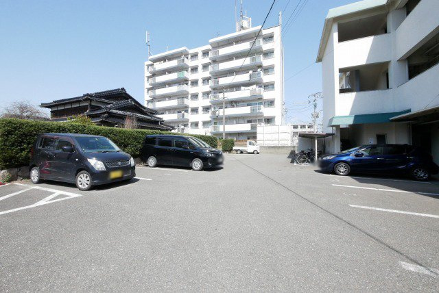 コート15の駐車場