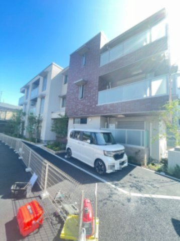 シャーメゾンアメニティの駐車場