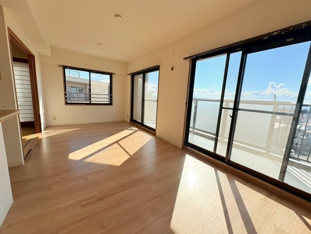 リベール明石江井ヶ島Ⅱの居間・リビング