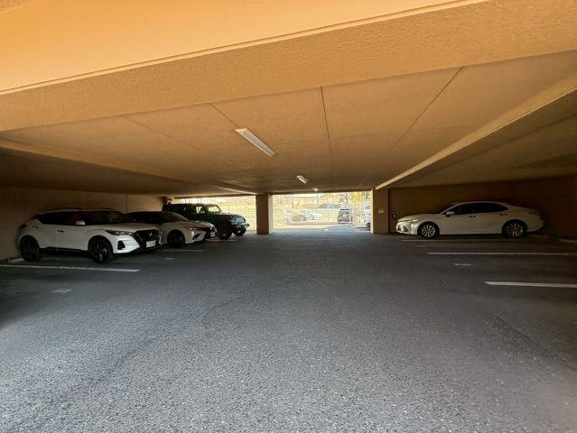 リベール明石江井ヶ島Ⅱの駐車場