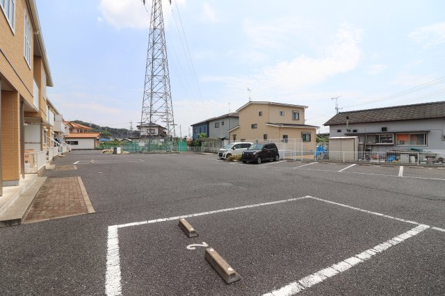 メゾンファシルの駐車場