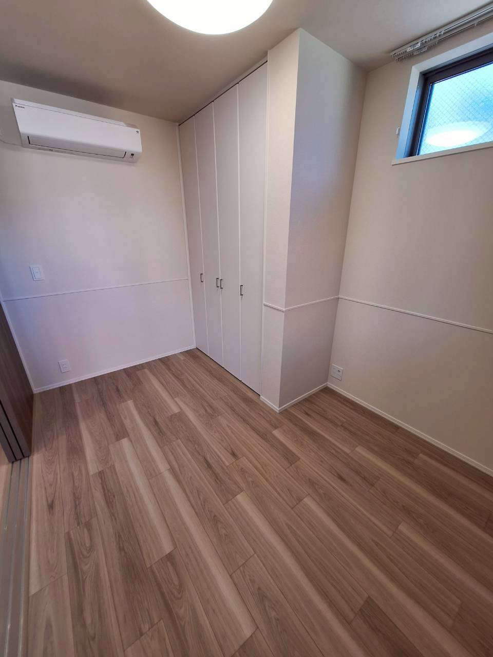 フルリ・シュシュの洋室