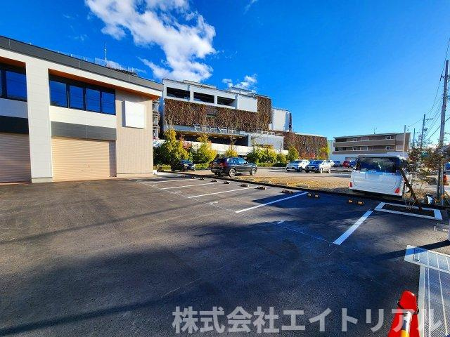 長久手市勝入塚　貸店舗の駐車場