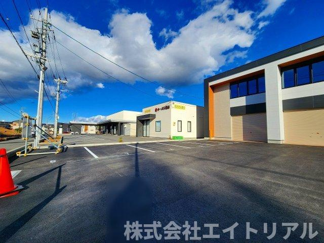長久手市勝入塚　貸店舗の駐車場