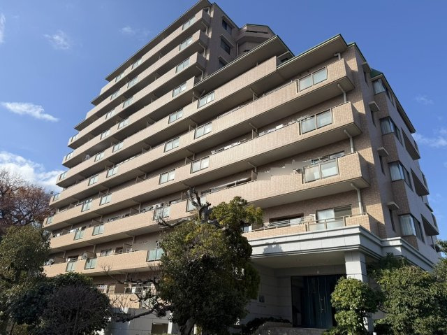 ブライトタウン住吉の外観|陽当たり良好な2階部分。3LDK+納戸+2面バルコニー付のお部屋。遠鉄マンションシリーズのご紹介です！