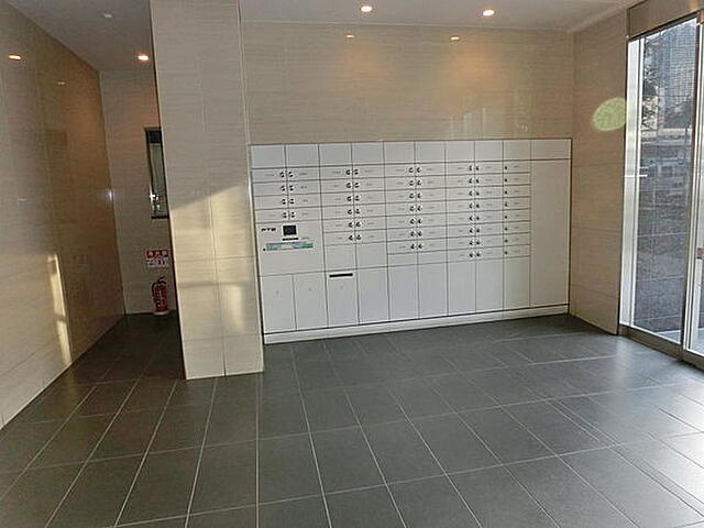 コシノパークサイドビルのロビー