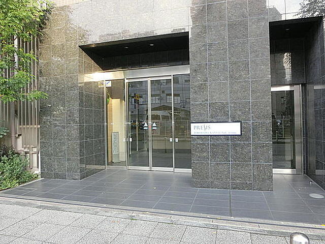 コシノパークサイドビルのロビー