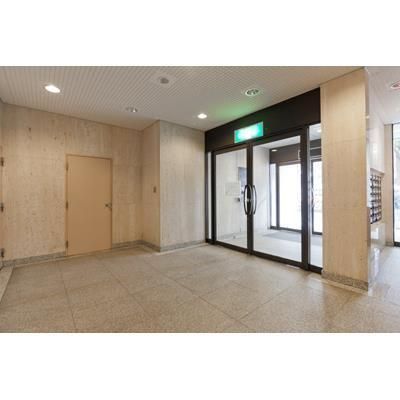 コシノパークサイドビルのロビー