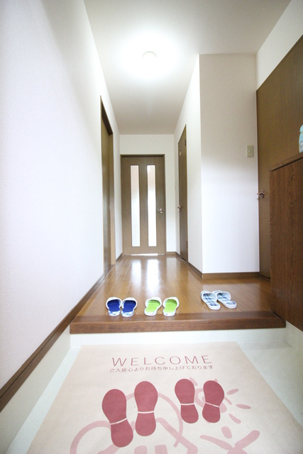 プレステージ百年公園の玄関|シューズインクローゼットもあります★