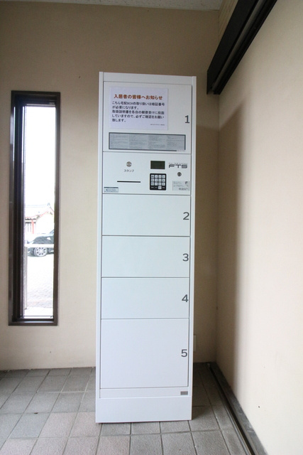 プレステージ百年公園のロビー|宅配BOX付きで不在時の荷物の受け取りに便利です☆