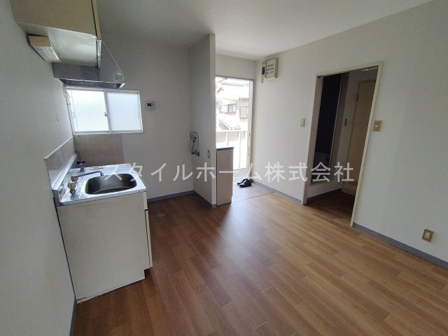 タウニィ吉川Aの居間・リビング|イメージ写真です。