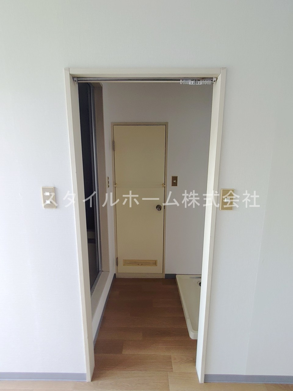 タウニィ吉川Aの玄関|イメージ写真です。