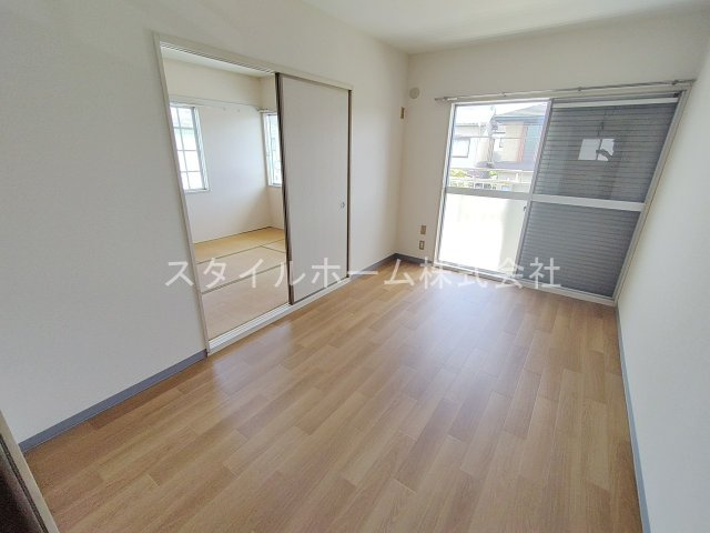 タウニィ吉川Aの居間・リビング|イメージ写真です。