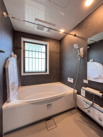 奈良市押熊町のトイレ|スタイリッシュな手洗いがある１階トイレです。