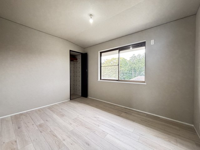 奈良市押熊町の洋室|6帖の洋室です