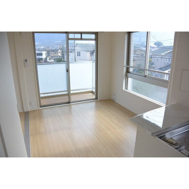 ウインズリガロ大城の居間・リビング