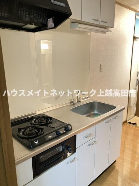 apartment Be：1のキッチン|キッチン（システムキッチン・ガスコンロ2口）
