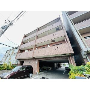 グランドハイツ豊山Ⅱのエントランス