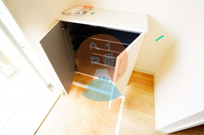 【玄関】 | サンモール清水D | シューズボックスつきです　※参考写真です