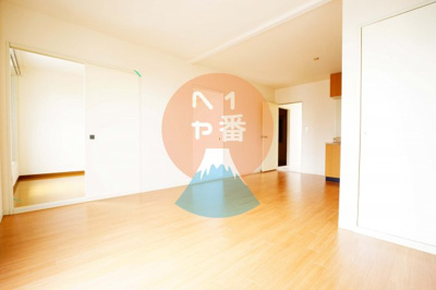 【居間・リビング】 | サンモール清水D | おしゃれな居間です　※参考写真です