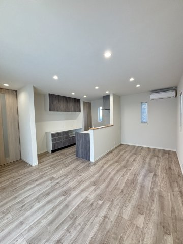 【居間・リビング】 | 東区東野2丁目