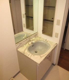 【洗面所】 | ライオンズヒルズ松戸 | 洗面台　内装後　※2019年5月撮影